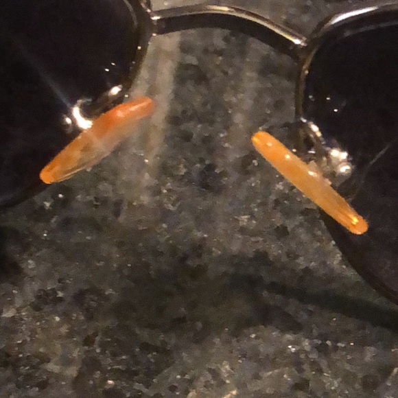 Michael Kors Sunglasses, case and cleaning cloth. Exc used condition - Picture 7 of 9